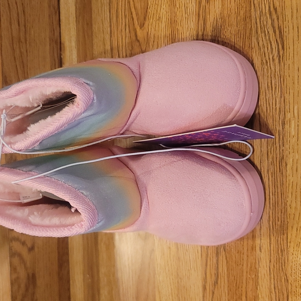 RAMPAGE MULTI-COLORED RAINBOW POM POM ACCENT WINTER BOOTS: NWT: SZ 6